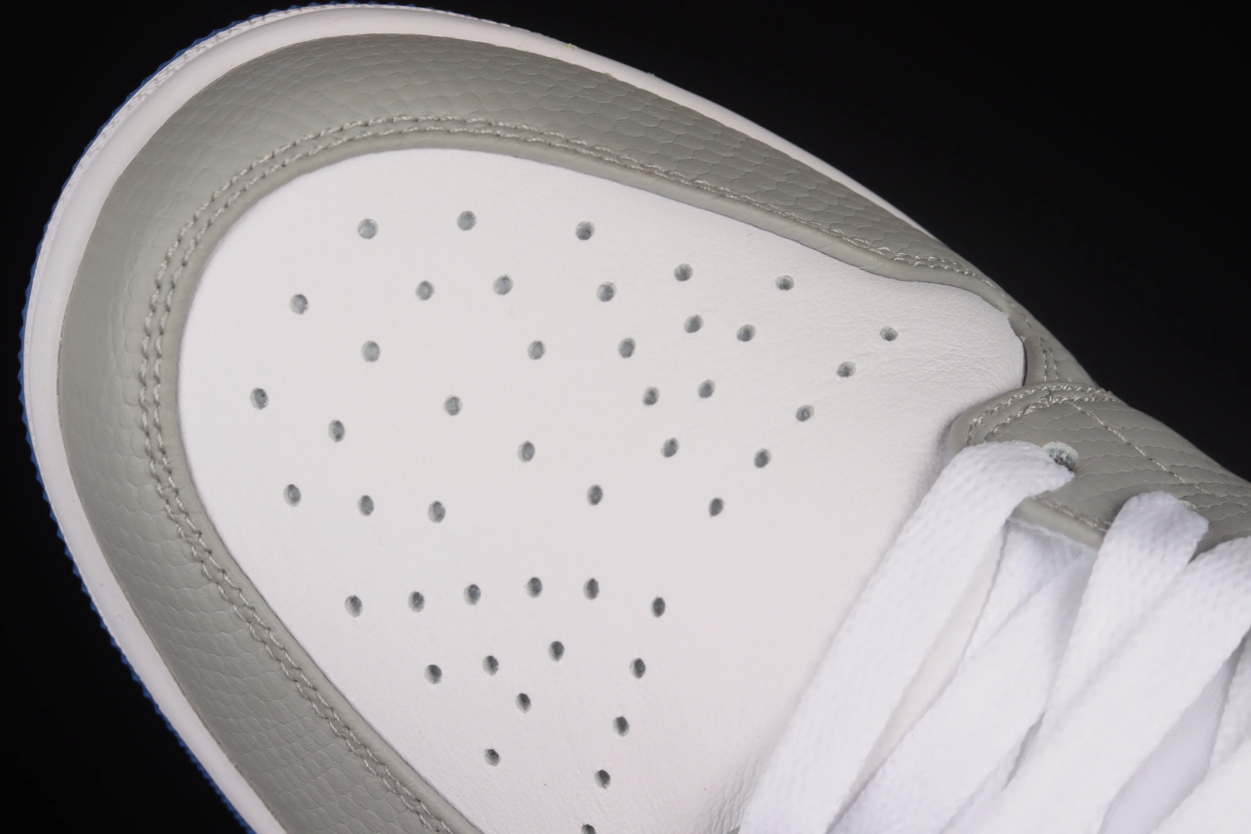 All categories Air Jordan Jordan series basketball shoes Air Jordan 1 Low Air Jordan 1 Low "True Blue" AJ1 Joe 1 burst white and blue color low-top basketball shoes DM1199-140